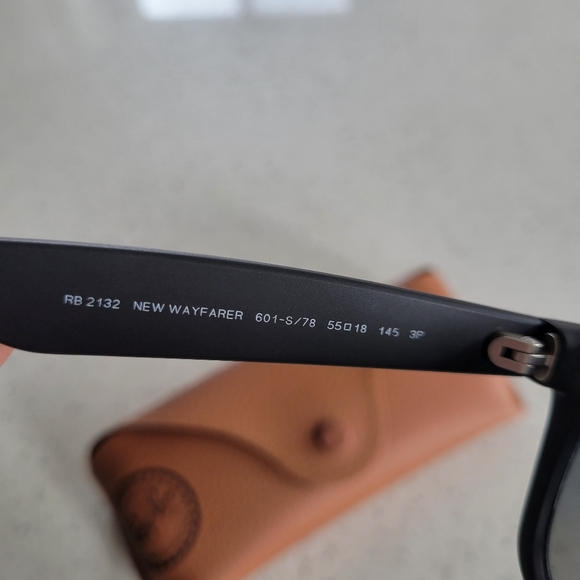 Ray-ban sunglasses - Picture 6 of 6